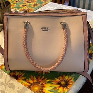 Guess purse, brand new perfect condition